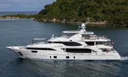 Skyler yacht charter 