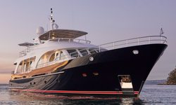 Aurora yacht charter 