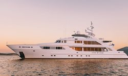 Oasis yacht charter 