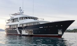 Robbie Bobby yacht charter 