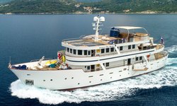 Donna Del Mare yacht charter 