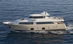 La Pausa yacht charter 