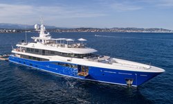 Nomad yacht charter 