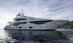 Berco Voyager yacht charter 