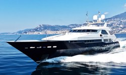 Yami yacht charter 