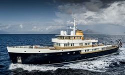 Blue II yacht charter 