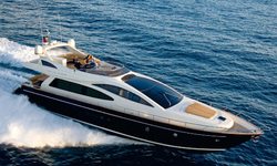 Selfie yacht charter 