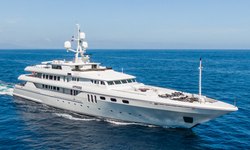 Apogee yacht charter 