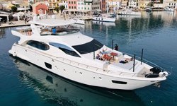 La Fenice yacht charter 