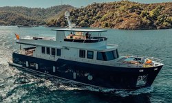 Beluga yacht charter 