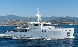 Preference 19 yacht charter 