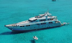 M3 yacht charter 