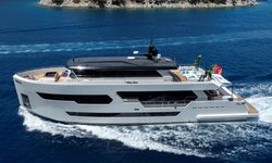 Lady Luna yacht charter 