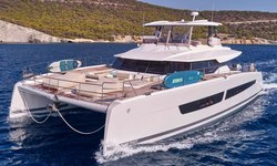 Elly yacht charter 