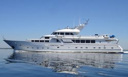 Le Montrachet yacht charter 