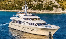 Milaya yacht charter 