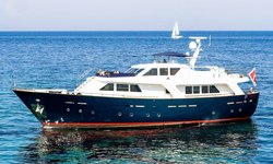 Victoria III yacht charter 