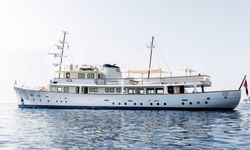 Istros yacht charter 
