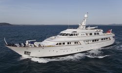 Sirahmy yacht charter 