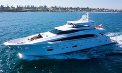 Paradise yacht charter 