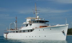 Calisto yacht charter 