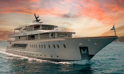 Riva yacht charter 