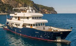 Semaya yacht charter 