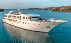 Karizma yacht charter 