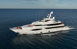 Tirea yacht charter