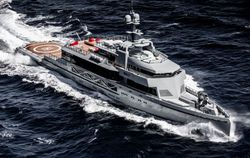 Bold yacht charter