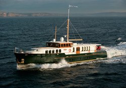 Parriwi yacht charter