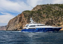 La Dea II yacht charter