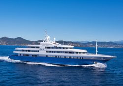 Queen Miri yacht charter