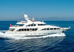 Mi Amore Julia yacht charter
