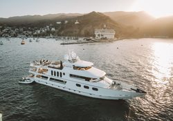 Leight Star yacht charter