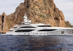 Illusion V yacht charter