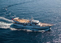 Heavenly Daze yacht charter