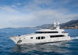 Bina yacht charter