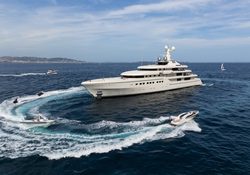 Romea yacht charter