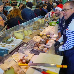 Place Des Lices Market Photo 17
