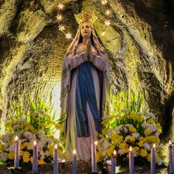 Our Lady of the Rocks Photo 7