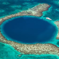 The Great Blue Hole Photo 3