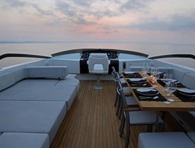 Luxury Motor Yacht QUANTUM Permanently Lowers Charter Rate