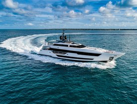 Custom Line 120 picks up another award for Ferretti