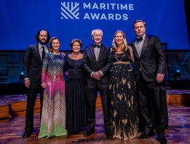 Kommer Damen awarded prestiguous Lifetime Achievement Award at Maritime Awards Gala 