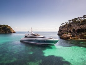 Boat charter BENITA BLUE offers last minute Balearic escape