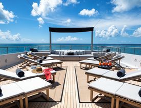 Special last-minute deal on charters around Greece aboard luxury yacht MARIU