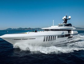 Admiral superyacht OURANOS offers eight days for the price of seven on May 2027 Greece charters