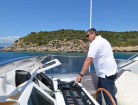 Benefits of Choosing a Local Superyacht Captain in Greece