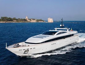 APACHE II yacht – September Charter Offer